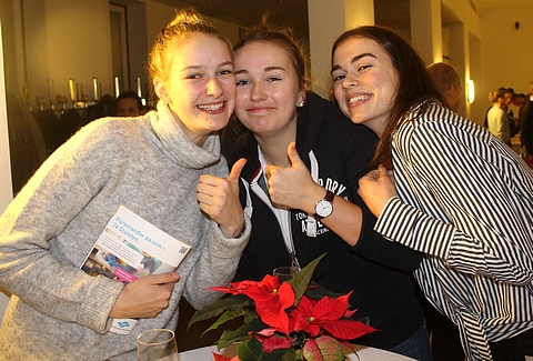 Gute Laune bei der Internatsfeier